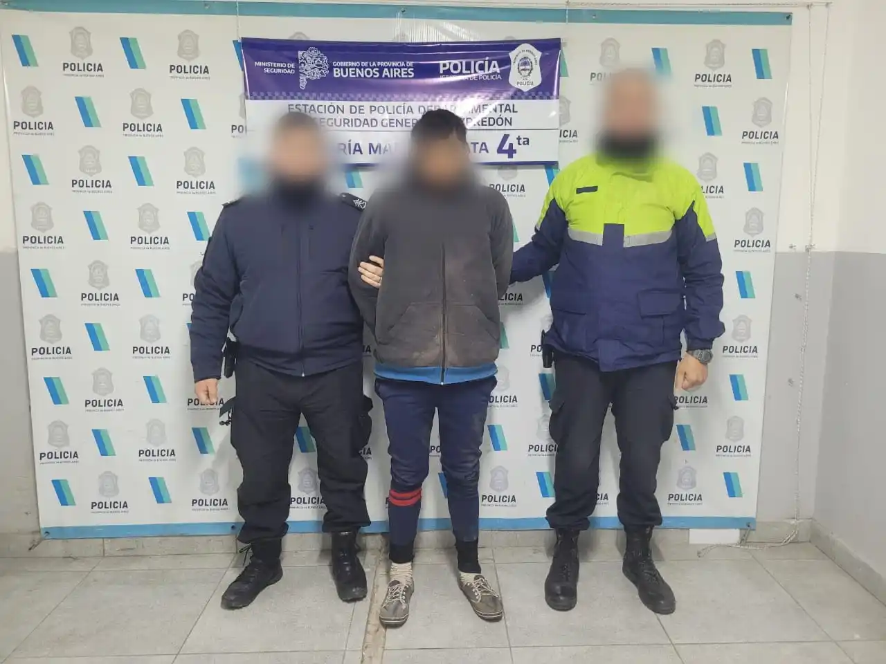 Uno de los implicados fue detenido por la policía.