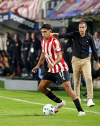 Estudiantes se juega mucho ante Universidad de Chile