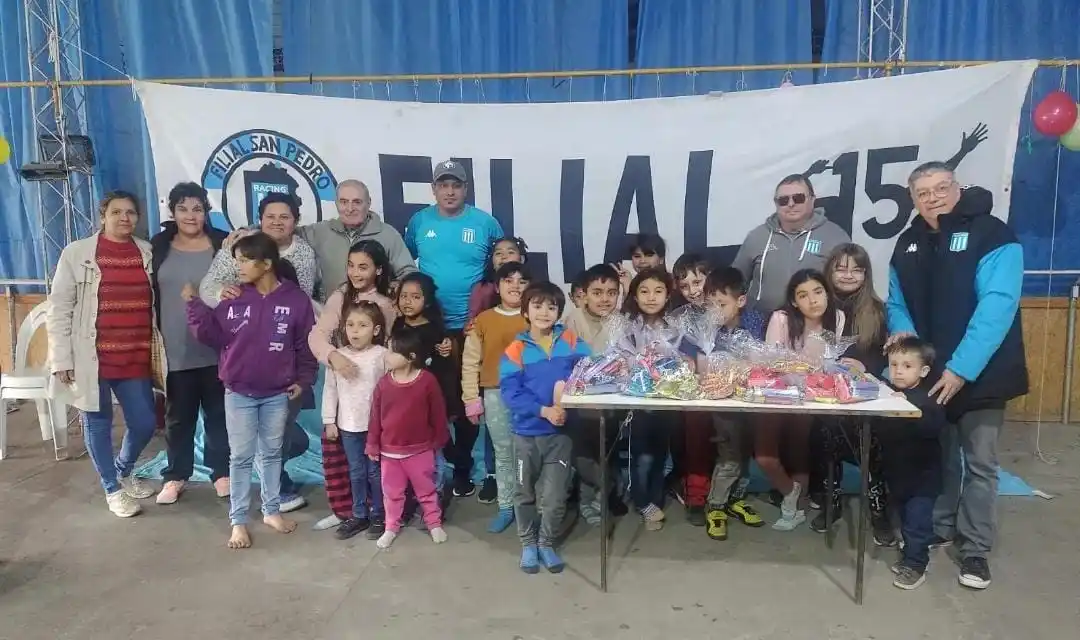 La filial de Racing compartió el Día del Niño en el Hogar Gomendio y en Río Tala