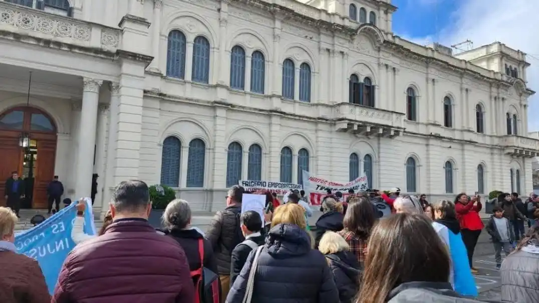 Cierre de centros educativos: Agmer acusa al gobierno de “ajuste criminal”, mientras el CGE habla de “refuncionalización”