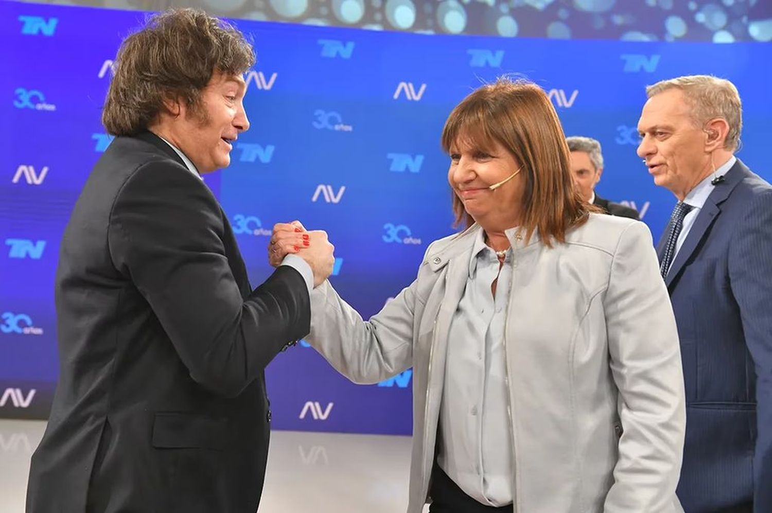 Este inesperado éxito de audiencia refleja el interés que generó el cara a cara entre Milei y Bullrich, dos figuras prominentes en la política argentina.