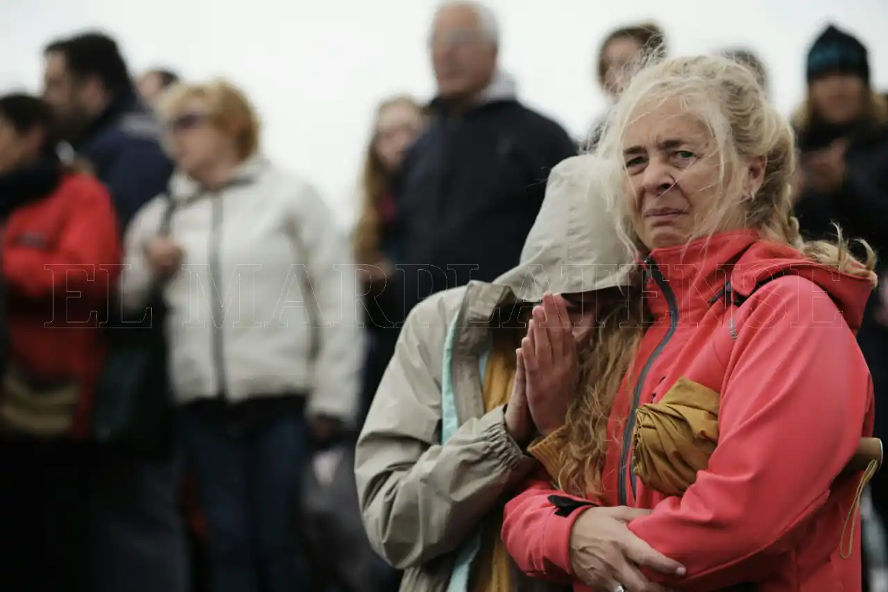 Cientos de personas marchan por Lucía Pérez