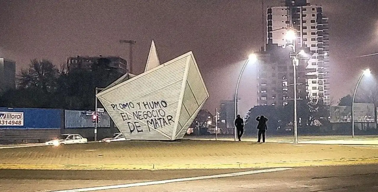Rosario: vandalizaron nuevamente el Barquito de Papel