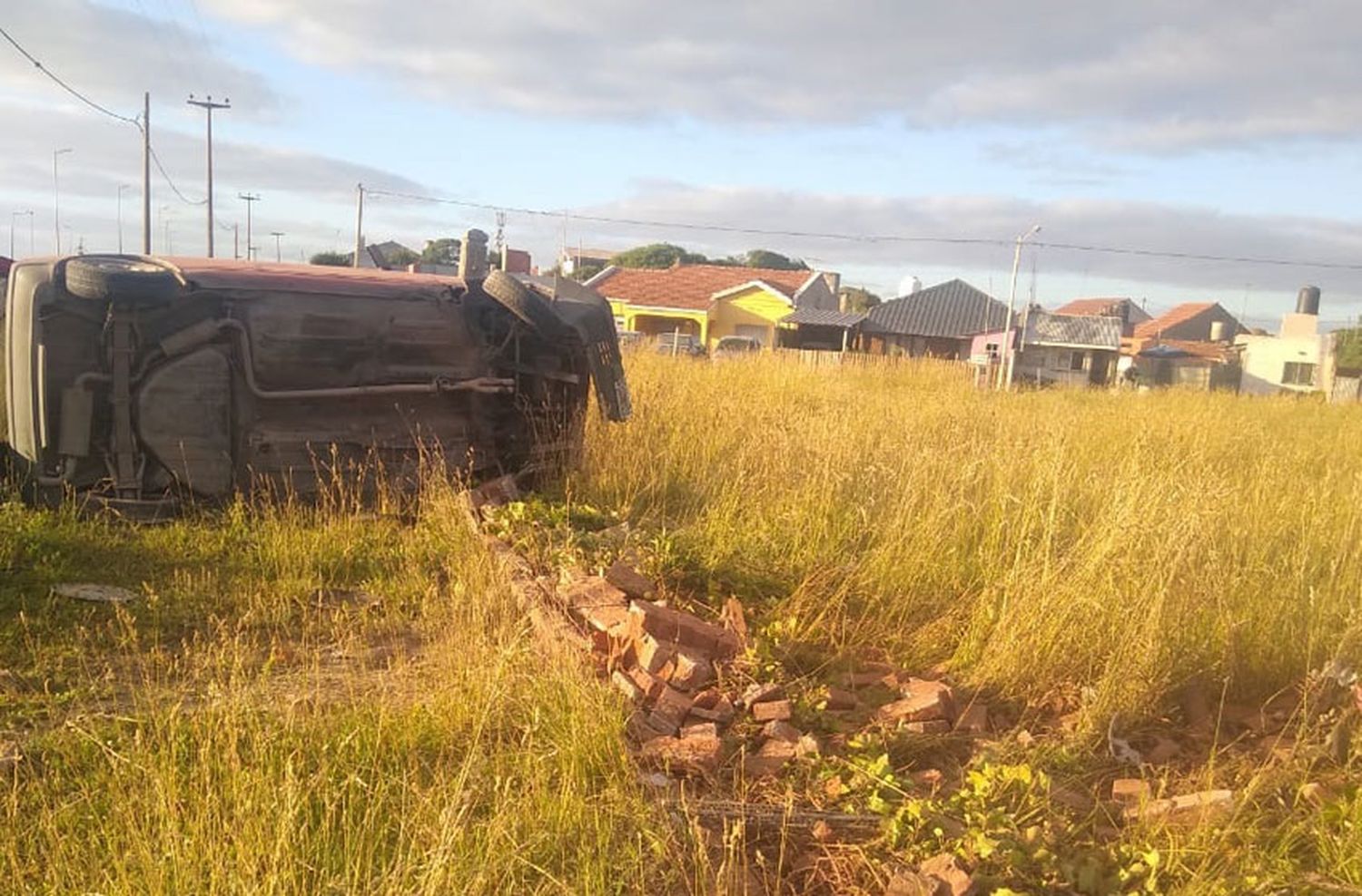 Mordieron la banquina y volcaron en la ruta 11: estaban alcoholizados