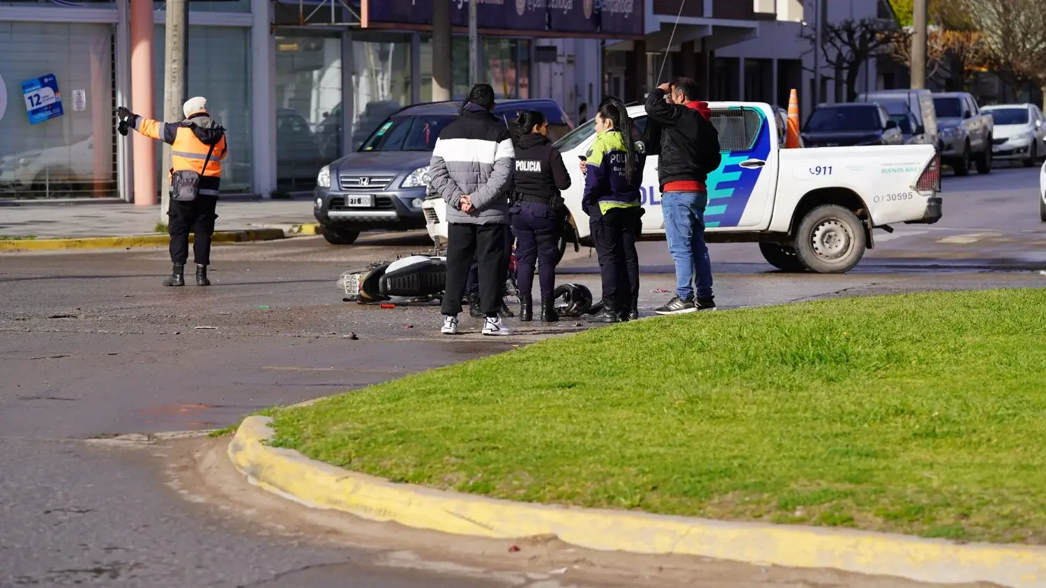 Accidente en avenida 59 y 70: un motociclista fue trasladado al hospital
