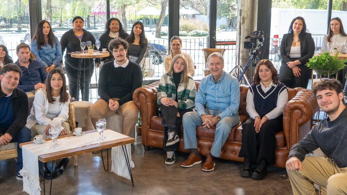 Schiaretti, ante jóvenes: “Concentren su energía en lo que hacen y sigan sus convicciones con esfuerzo”.