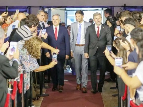 Los gobernadores de la Región Centro reclamaron más obras, menos retenciones y equidad federal
