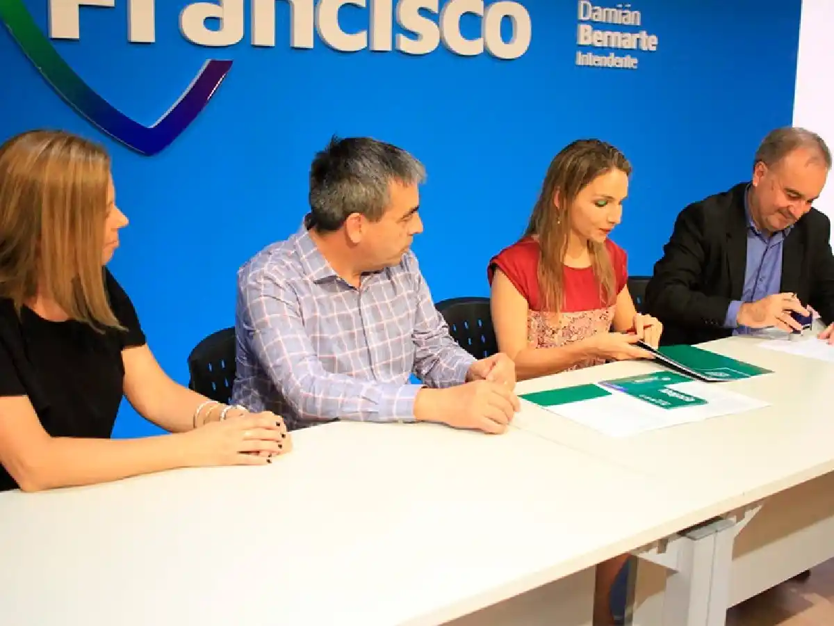 El municipio firmó un convenio de colaboración con Uces 