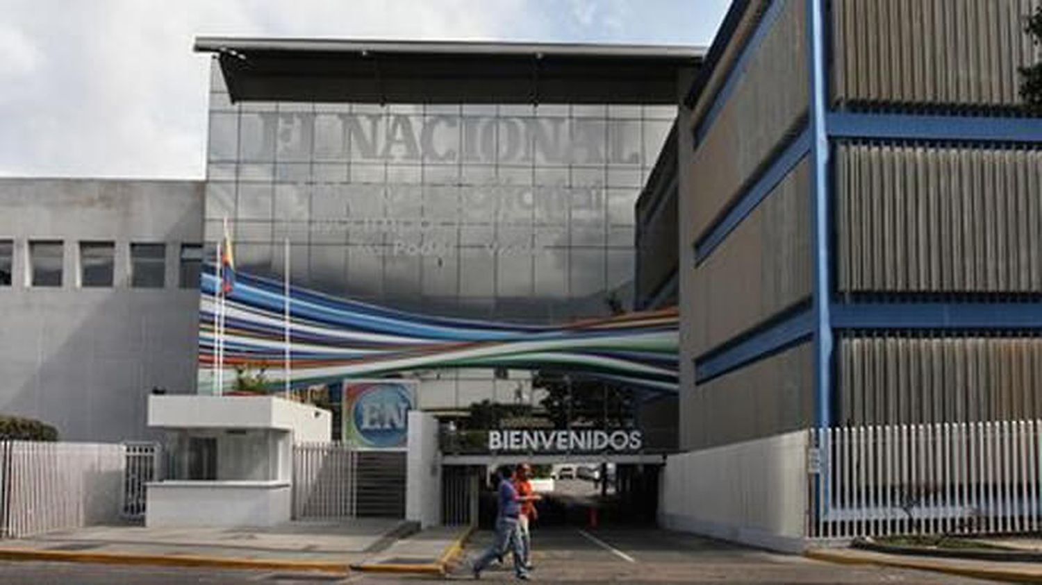 HERMANA DEL PROCURADOR DE MADURO entregó a Diosdado Cabello la sede de El Nacional