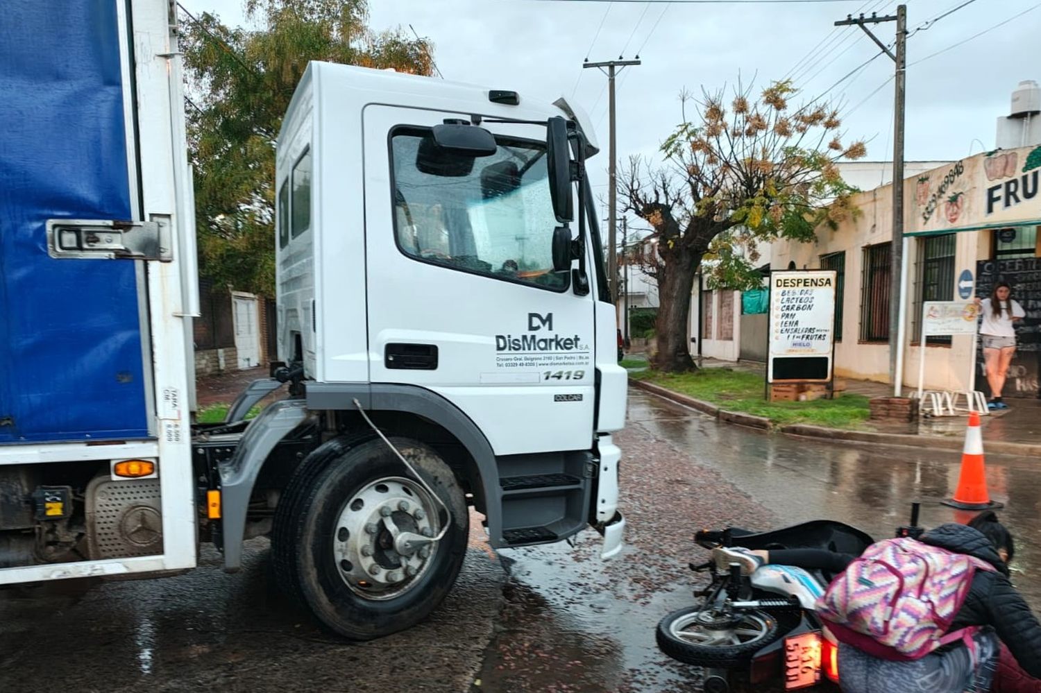 El accidente ocurrió en Caseros y Gomendio.