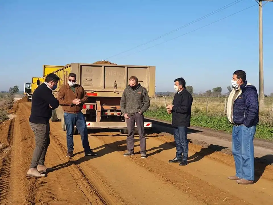 Avanza el trabajo de enripiado entre las Aldeas San Juan y Santa Celia