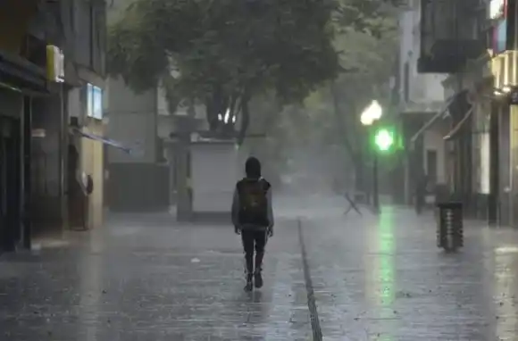 A sacar el paraguas: rige un alerta meteorológico en Rosario y alrededores