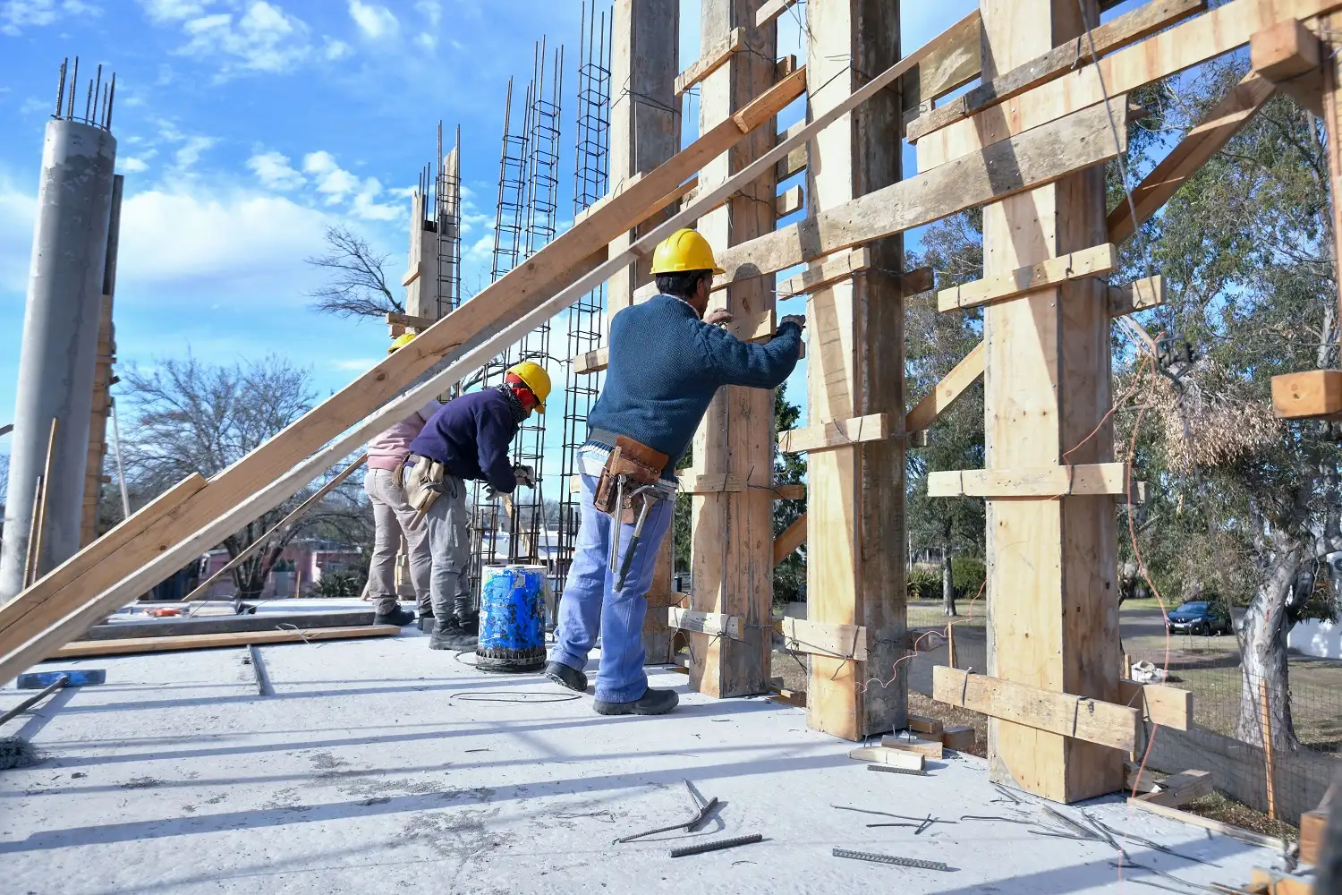 La actividad industrial creció 4,3 por ciento en 2022 y la construcción 3,5