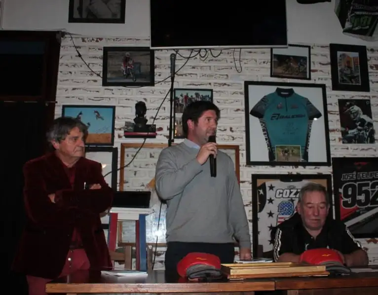 Federico Martínez, Néstor Dipaola y Alfredo Ciccopiedi,en la presentación del libro en el Club Ferro.