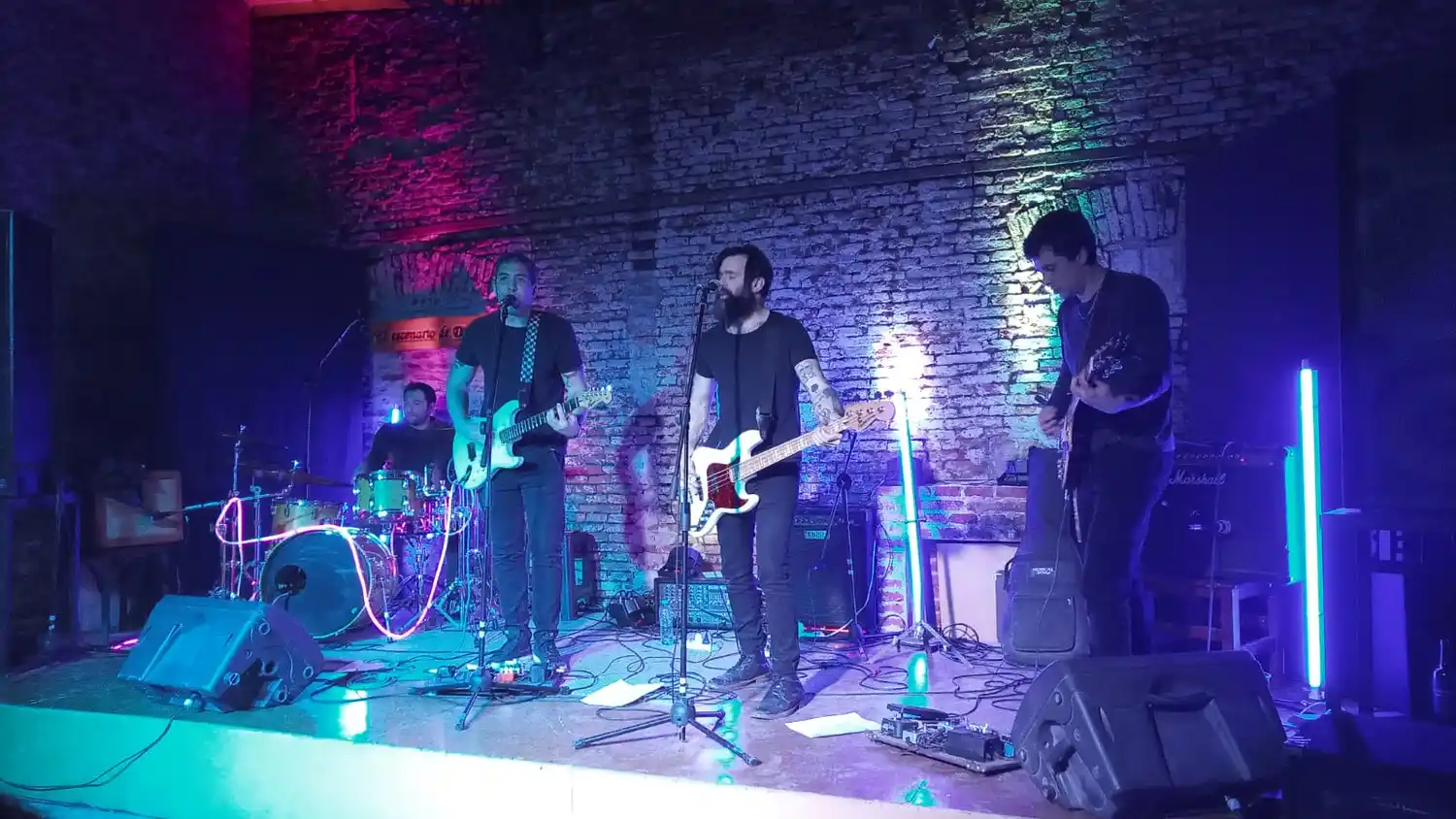 Pasternaster y La Factos se presentaron en La Casona con un buen marco de público