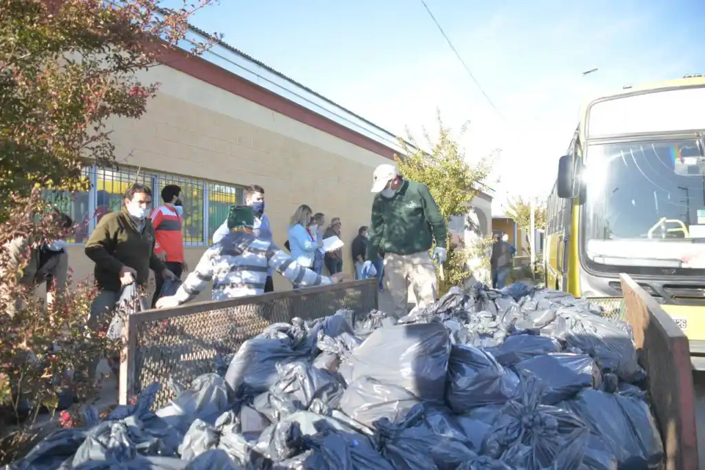 El Consejo Escolar completa la primera entrega de módulos alimentarios escolares 