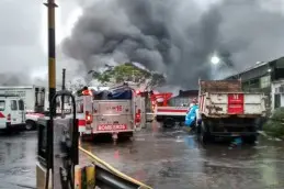 Morón: Bomberos controlaron incendio en un depósito municipal