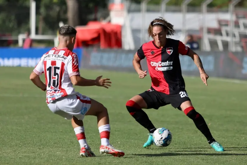 No fue profeta en su tierra: Newell’s cayó frente a River de Montevideo en el debut de Larriera como DT