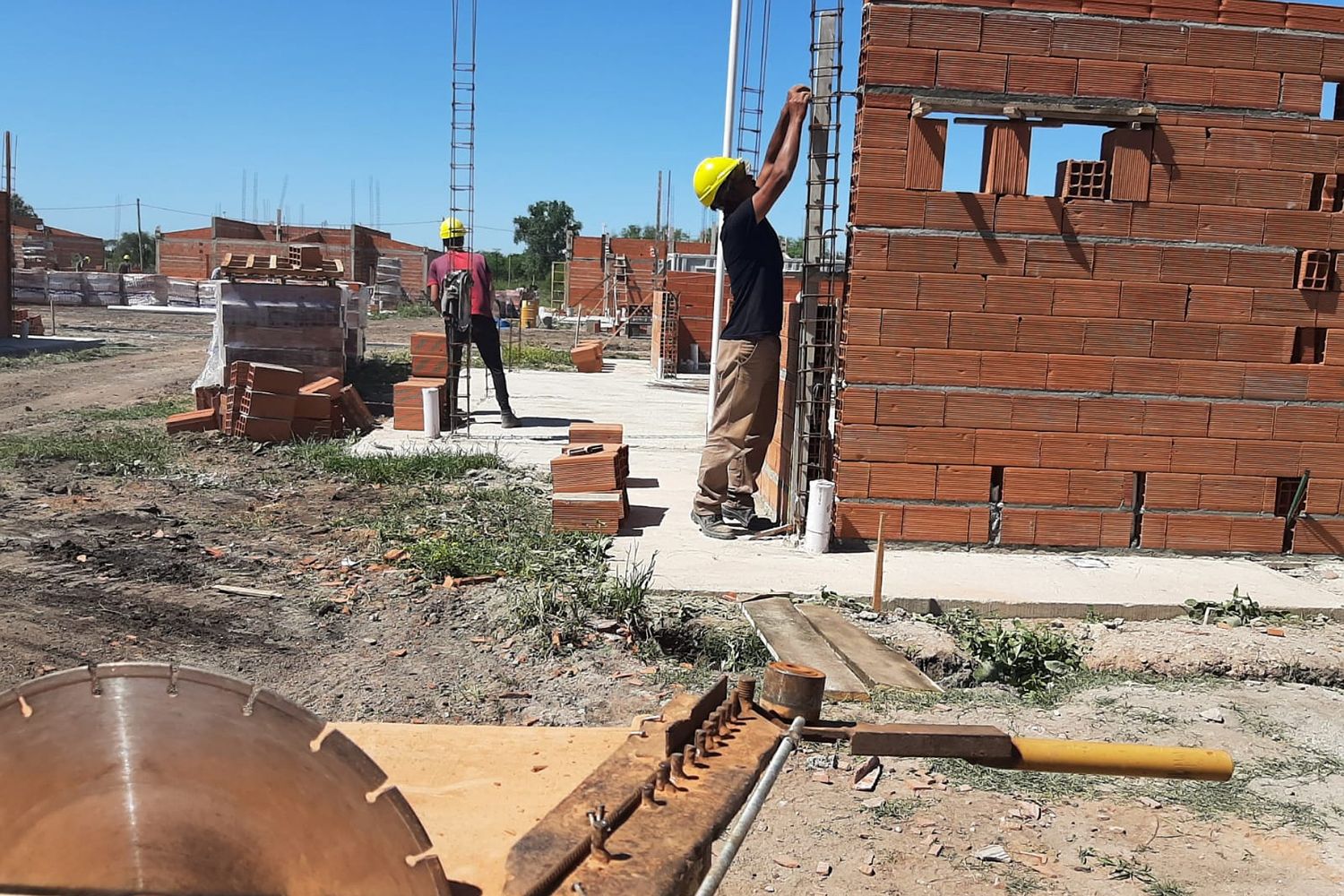 JxC pide que la Municipalidad busque una solución a más de 100 familias que esperan su vivienda desde 2016