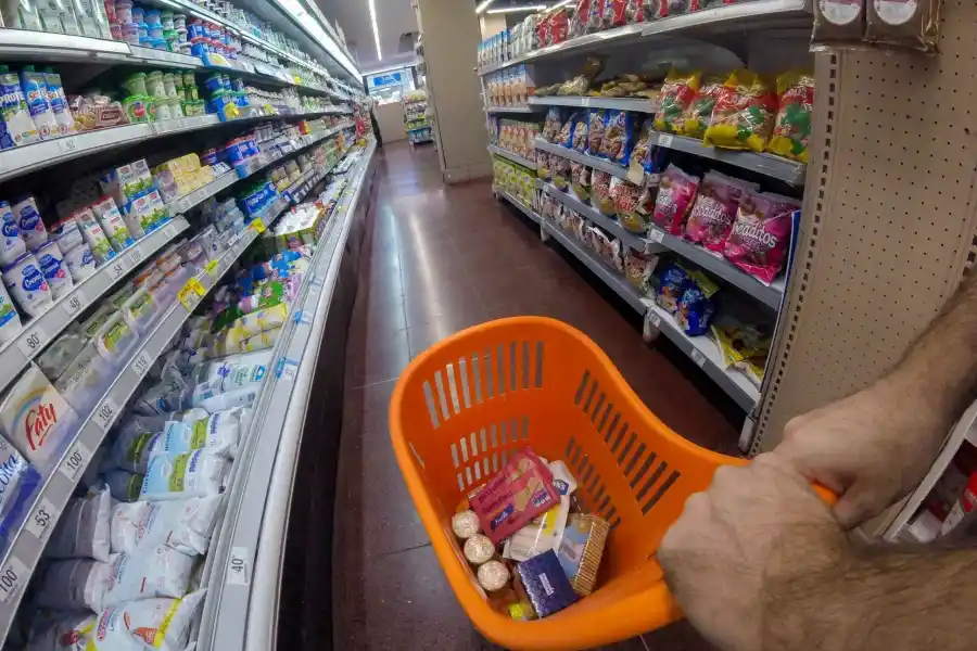 Inflación récord en Santa Fe en 2023: casi un 30% en diciembre y ya acumuló 215% en un año