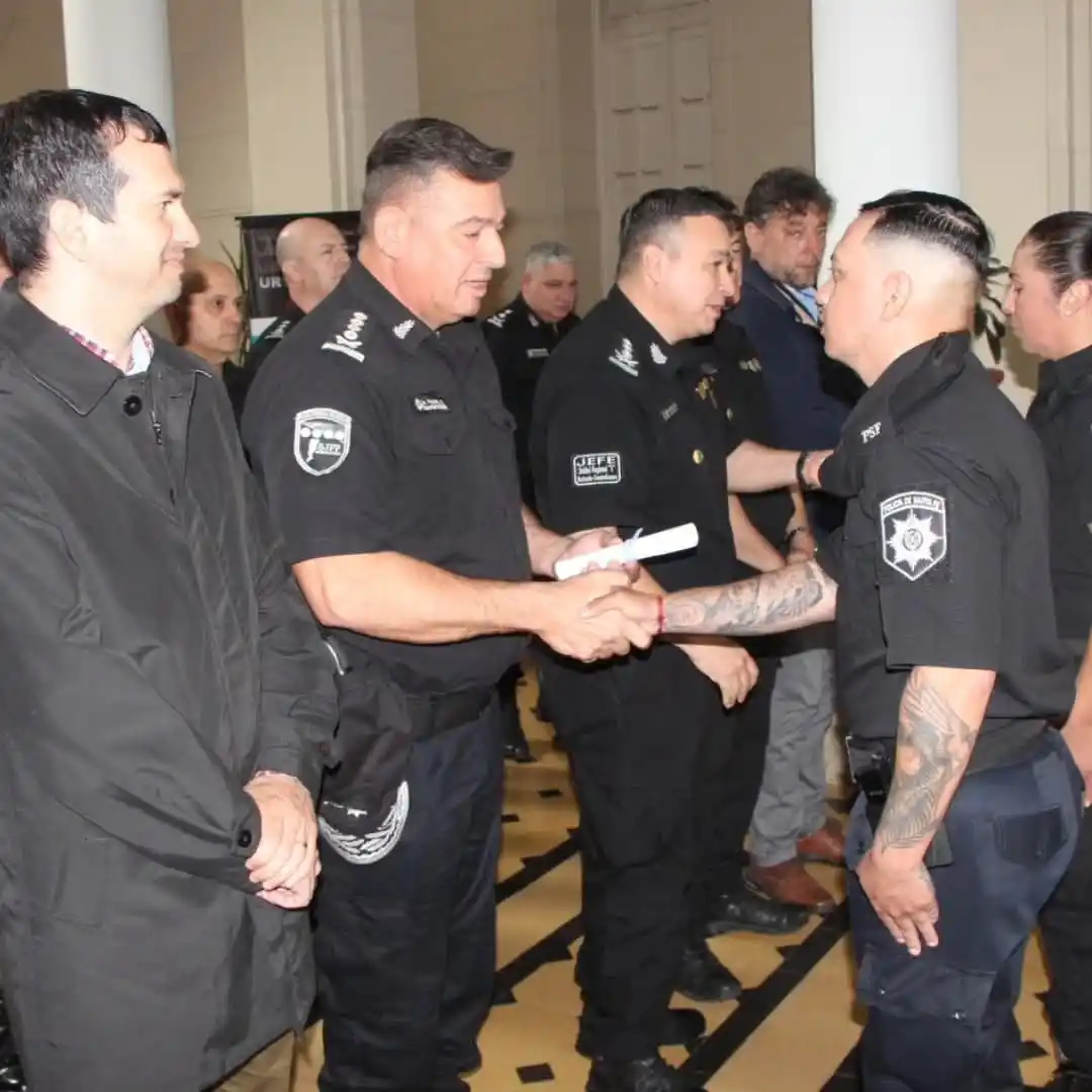 Con la presencia del Sr. subjefe de policía, la jefatura de la UR V celebro su 134º aniversario