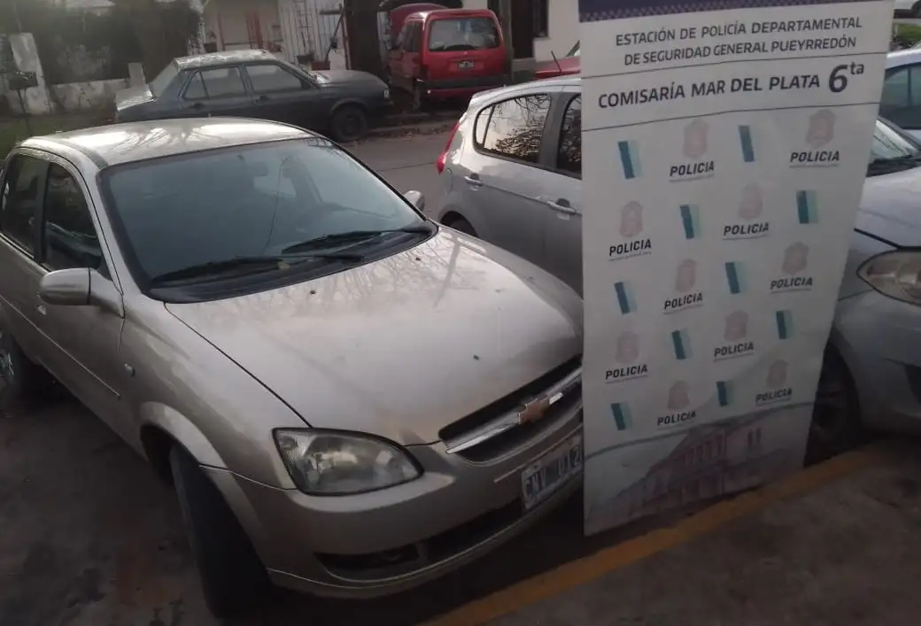 El auto fue interceptado en Rejón al 7600.