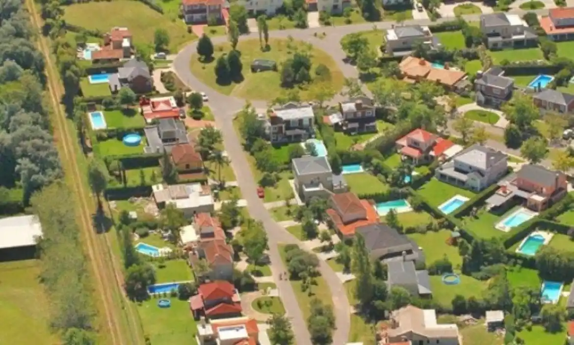 Oficializan quita de subsidios energéticos a countries y barrios cerrados de Pilar