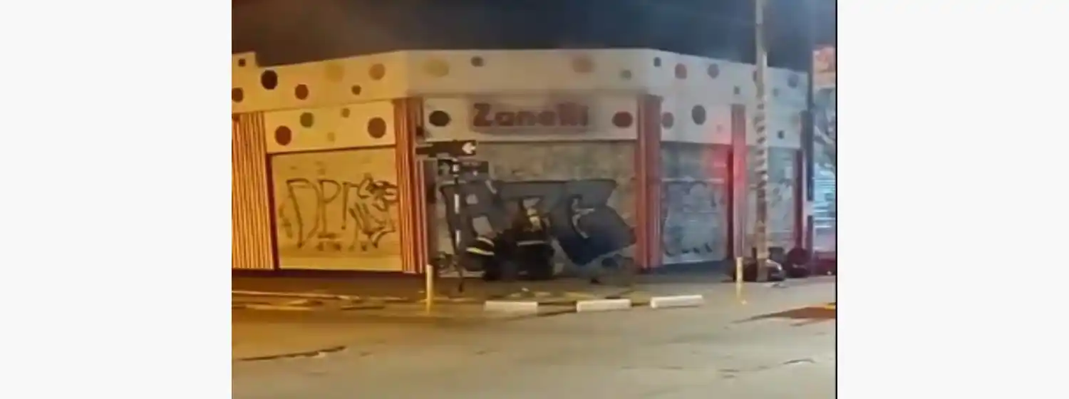 Se incendió una conocida distribuidora de golosinas en el barrio Don Bosco