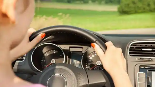 Hombres y mujeres al volante: ¿Quiénes chocan más?