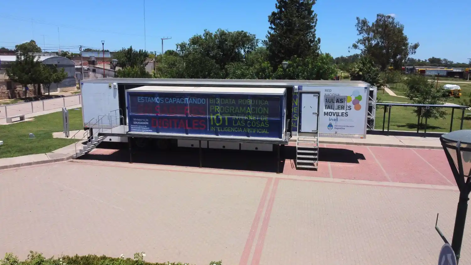 El Aula Taller Móvil del gobierno de la provincial se instala en La Francia.