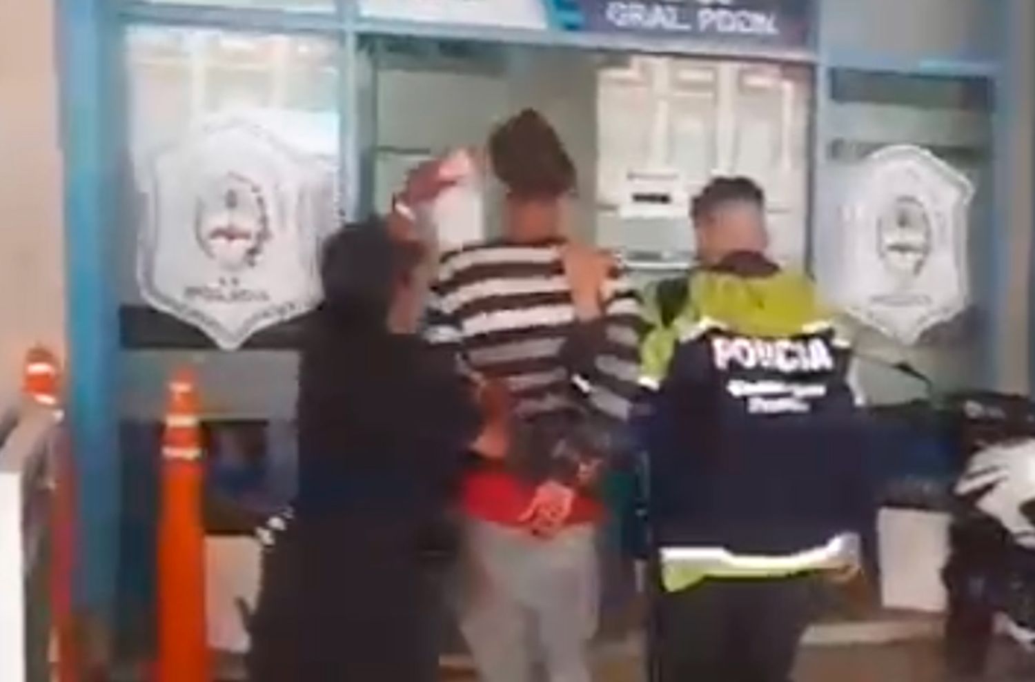 Luego del triunfo de Argentina un joven le dio un puntazo a otro en zona de Fan Fest