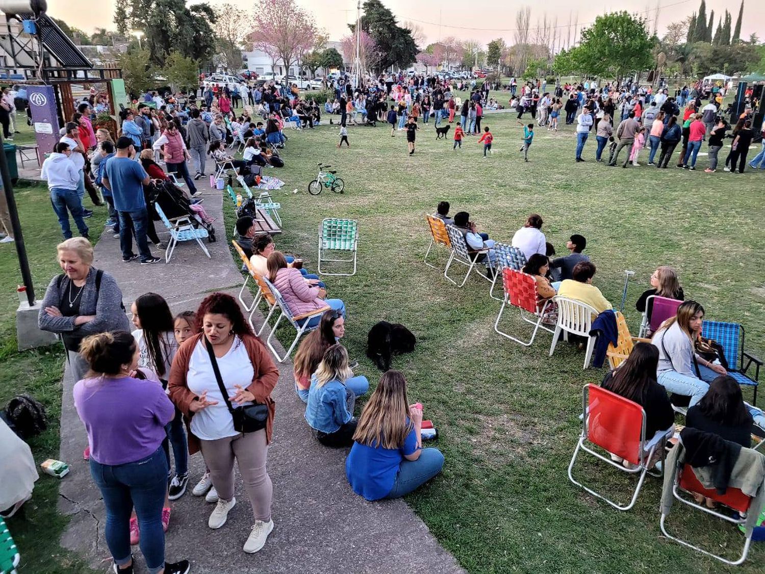 Como se puede apreciar en la gráfica, nuestra localidad vivió un fin de semana largo a pleno y en el mismo insertado 
la celebración del Día de la Madre el pasado domingo