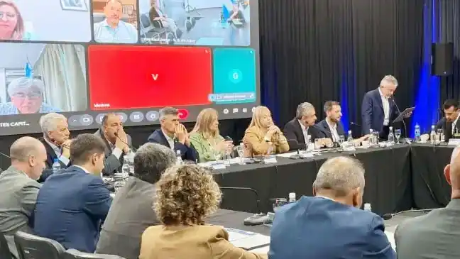 “Los municipios sostienen lo que la Nación deja”: fuerte pronunciamiento de Intendentes en Paraná