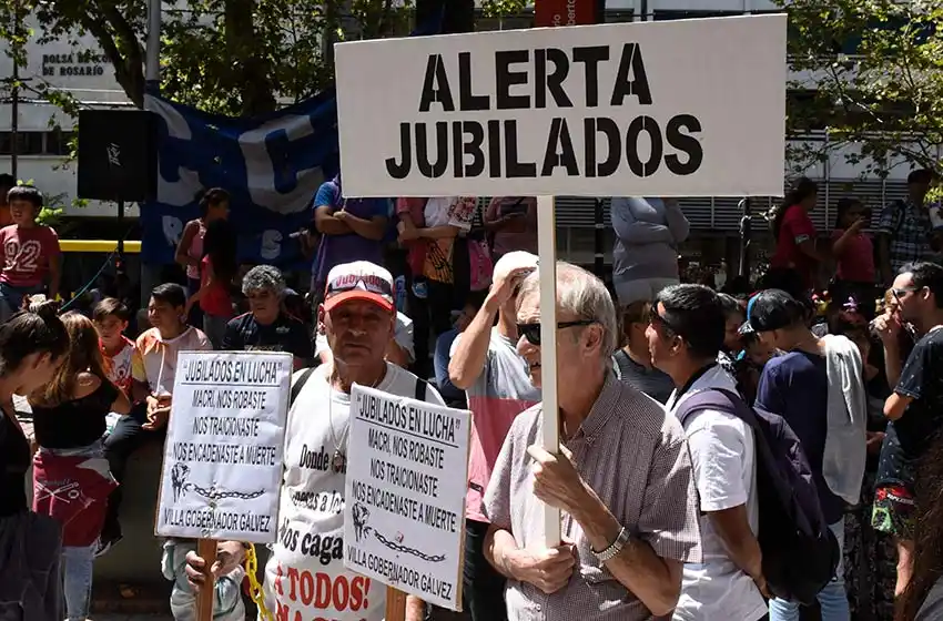 Más del 70% de los jubilados apenas cubre una tercera parte de la canasta básica