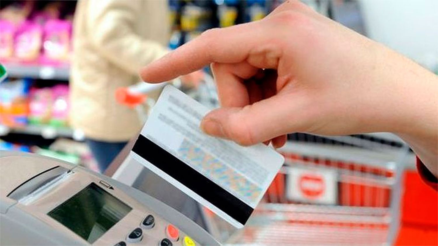 Cambia forma de pagar con tarjeta y proyectan que no sea necesario presentar DNI