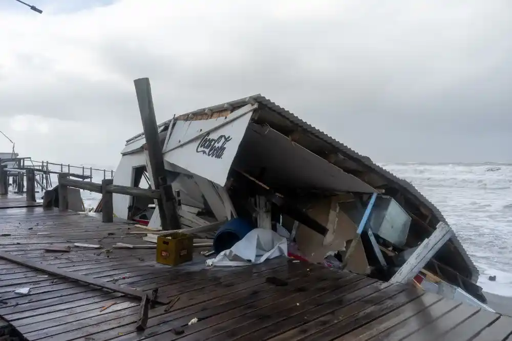Monte Hermoso sufrió daños graves por el temporal.  Municipalidad de Monte Hermoso