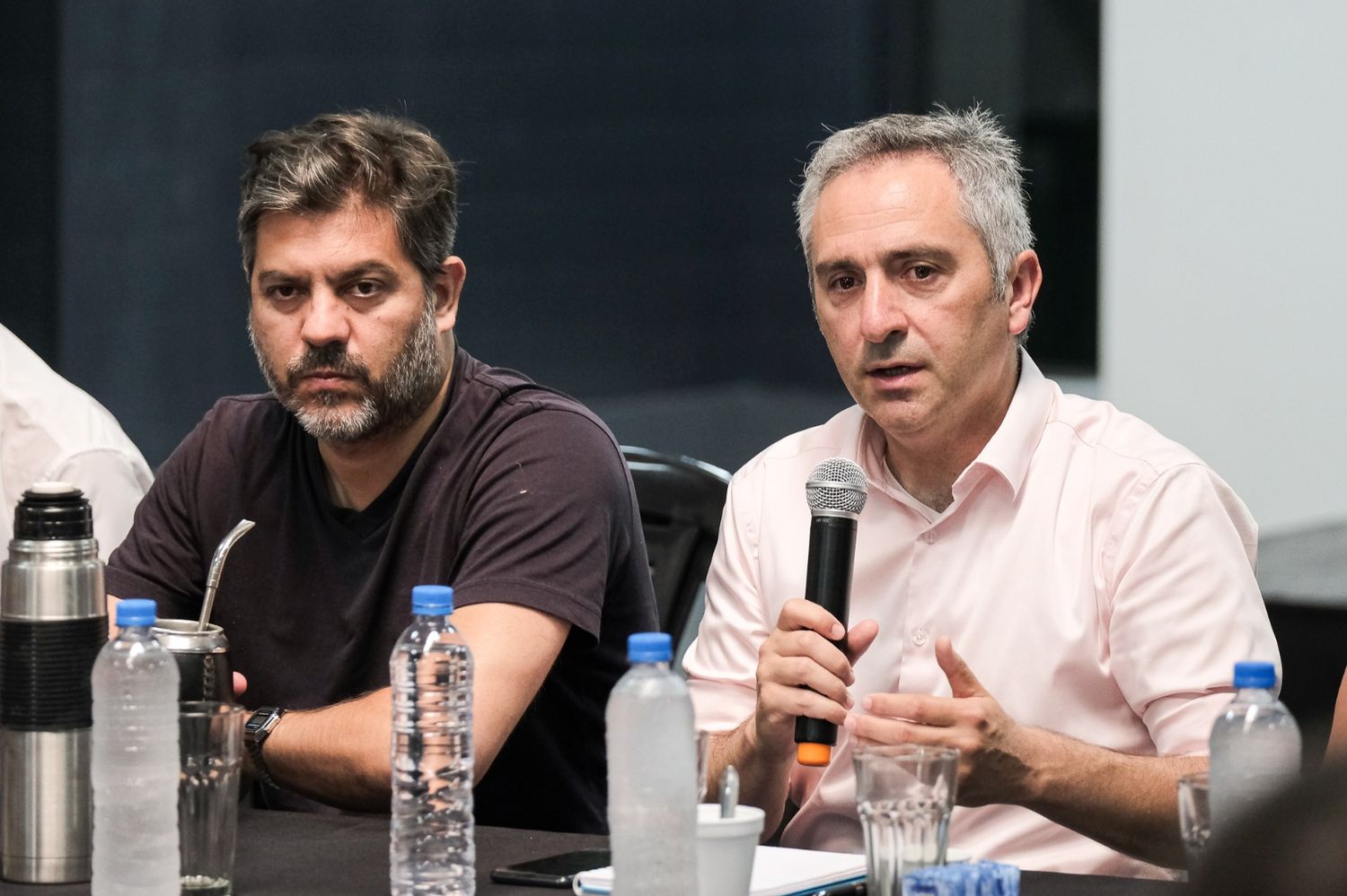 El "Cuervo" Larroque y Bianco en modo campaña: los ministros se reunieron con referentes de la Segunda, Cuarta y Quinta