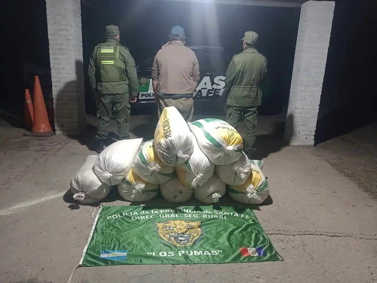 Un empleado rural robó once bolsas de maíz molido a su patrón y las vendió