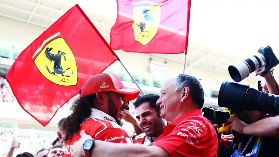 Hamilton le devolvió la alegría a Ferrari.