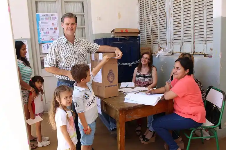 Piaggio emitió su voto y destacó “la intensidad de vivir un ballottage”