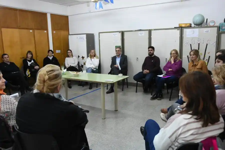 El municipio entregó más de 15 millones de pesos a escuelas de nuestra ciudad