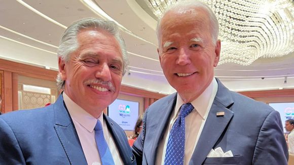 Fernández tuvo charlas informales con Biden  en las que se habló del FMI y Milei