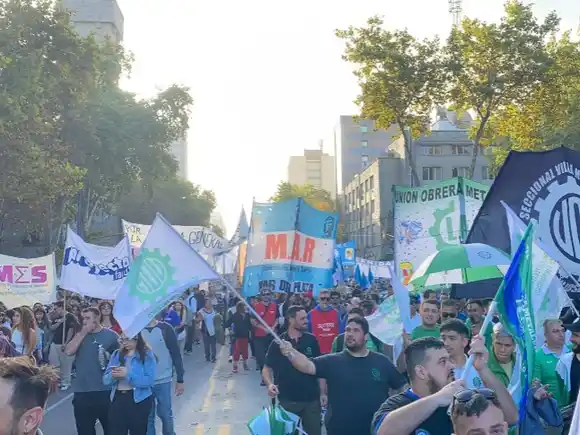 Más allá de la alta actividad en la calle, la CGT celebró el paro: "Fue un éxito rotundo”