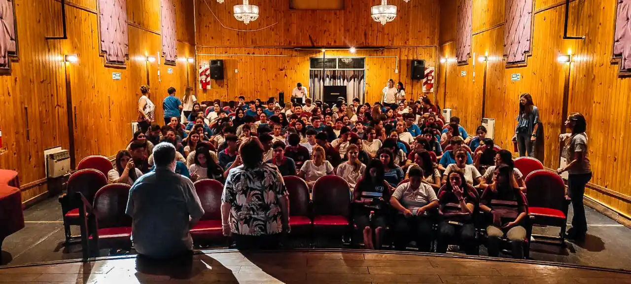 Más de 140 jóvenes participaron del acto por la memoria