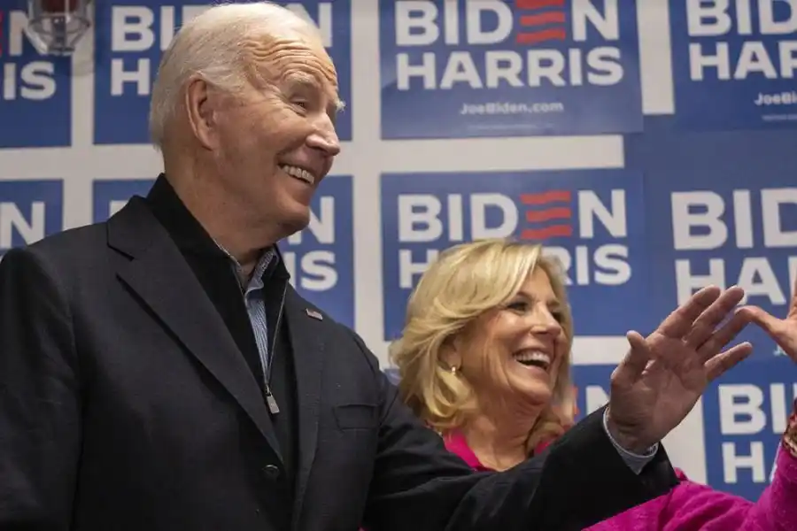Biden ganó las primarias demócratas de Carolina del Sur y dijo que derrotará a Trump