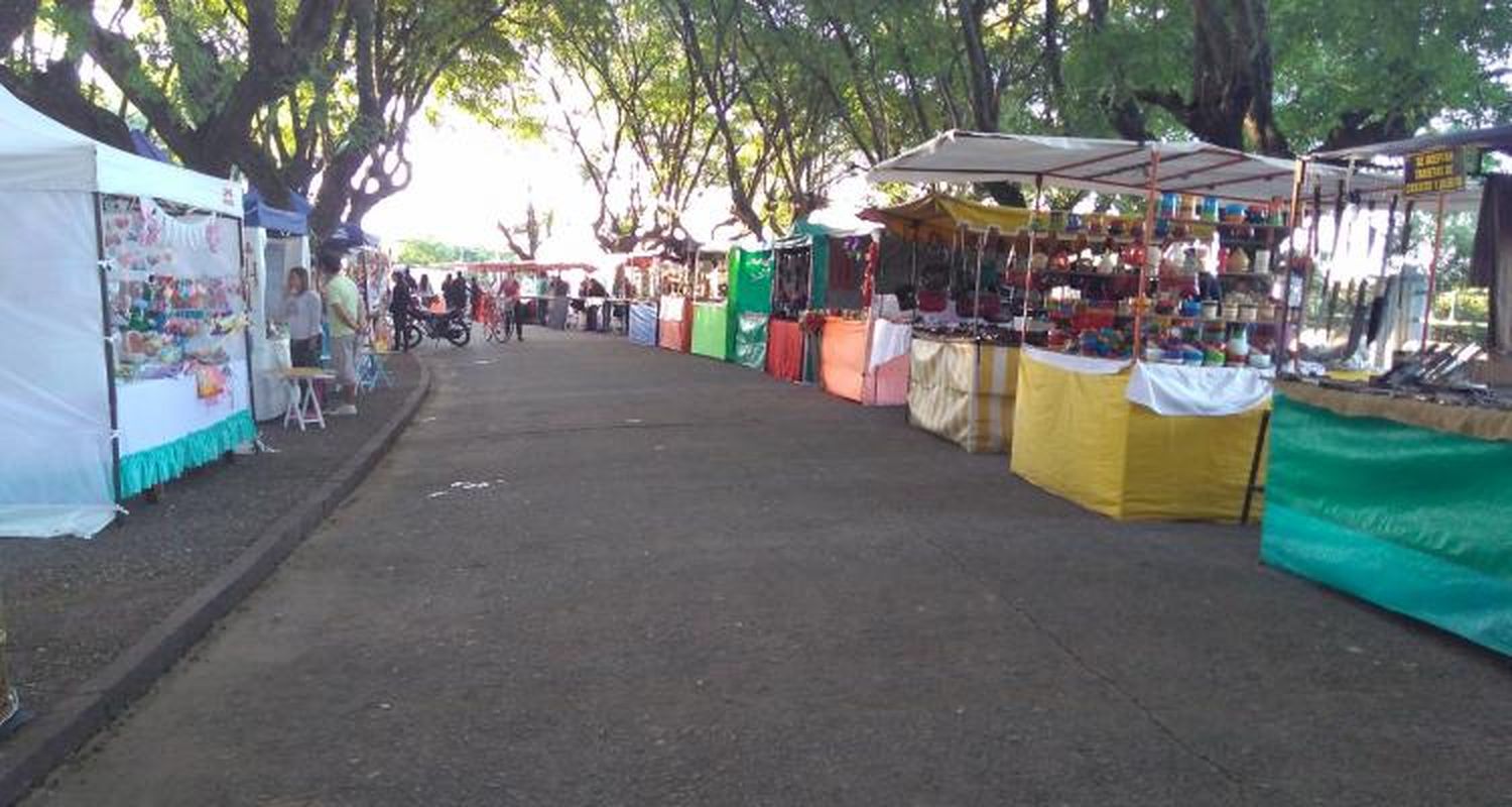 Vuelve el turismo: artesanos y feriantes esperan protocolos para retomar su actividad