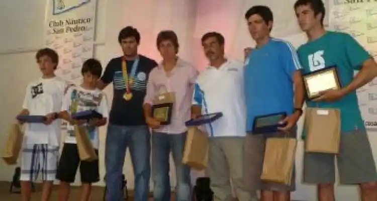 Celebración y anuncios en el Club Náutico