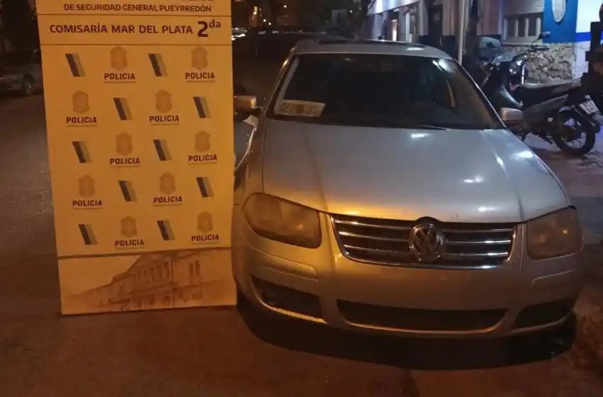 Recuperan un auto robado en el 2021 y detienen a quien lo conducía