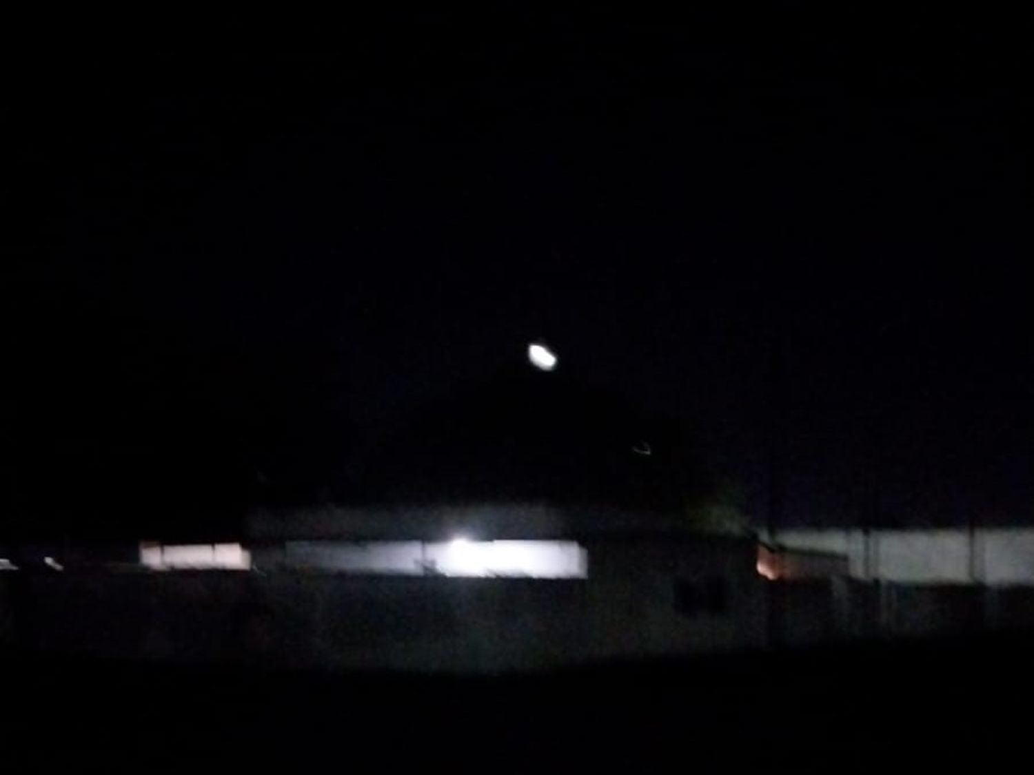 Falta de luminaria en Benefactoras Sampedrinas y Dávila