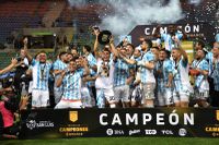 Racing se llevó el Trofeo de Campeones en el suplementario y con final de escándalo